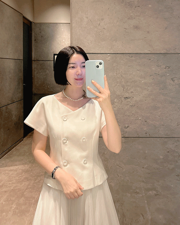 其他女性