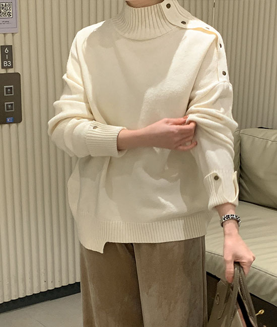 纽扣 Pola 针织衫