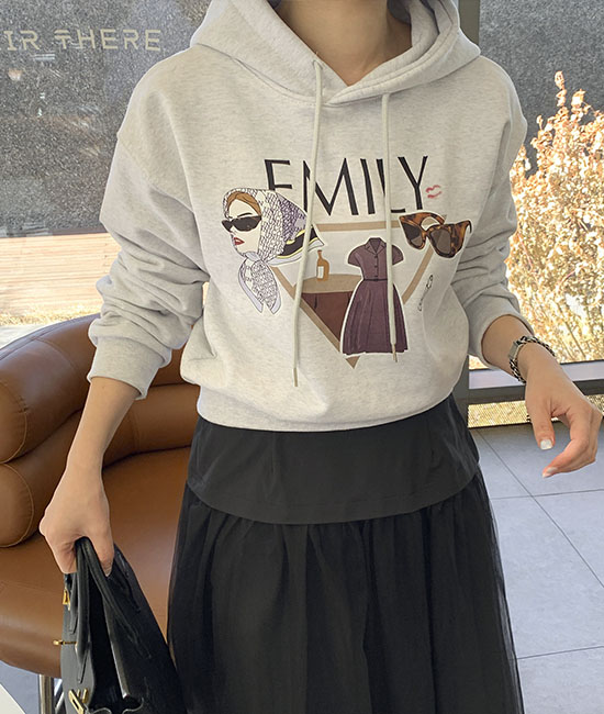 Emily 腰带 T 恤