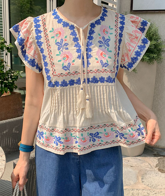花卉刺绣女装
