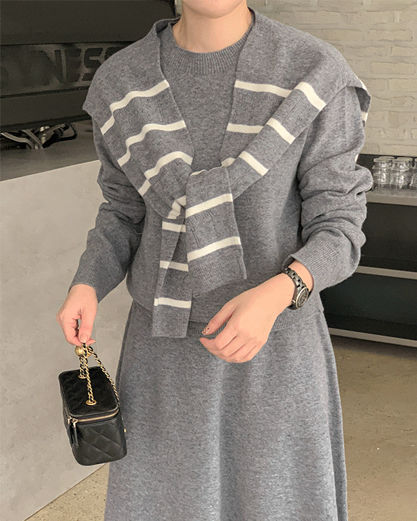 Rumi Holga 条纹披巾