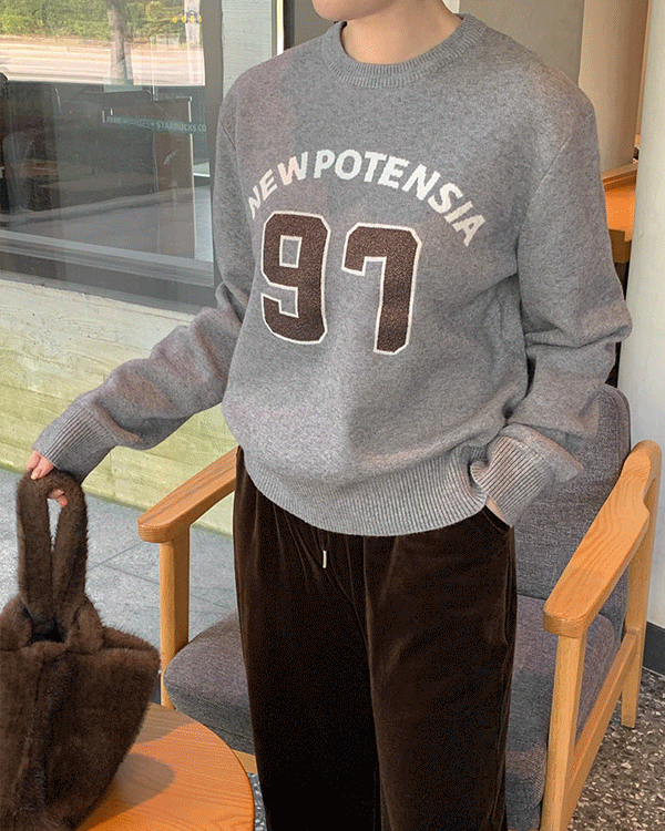 Number 圆领针织衫