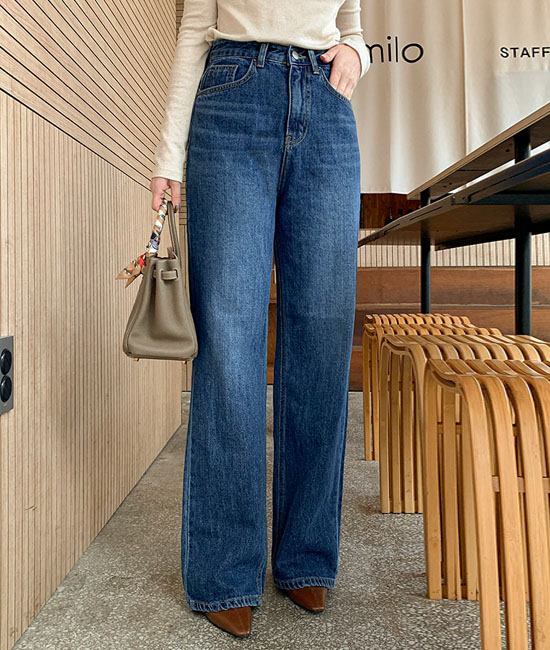 我们的直筒牛仔裤