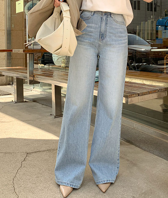 周围是蓝色的蓝牛五色