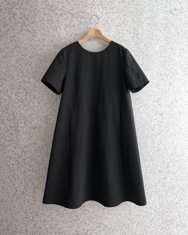 白色丝带服饰