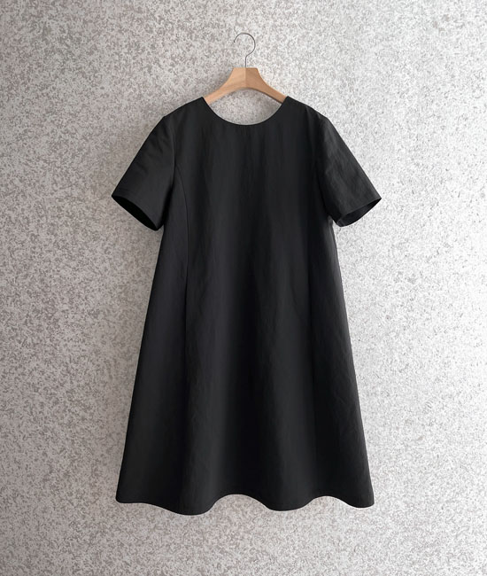 白色丝带服饰