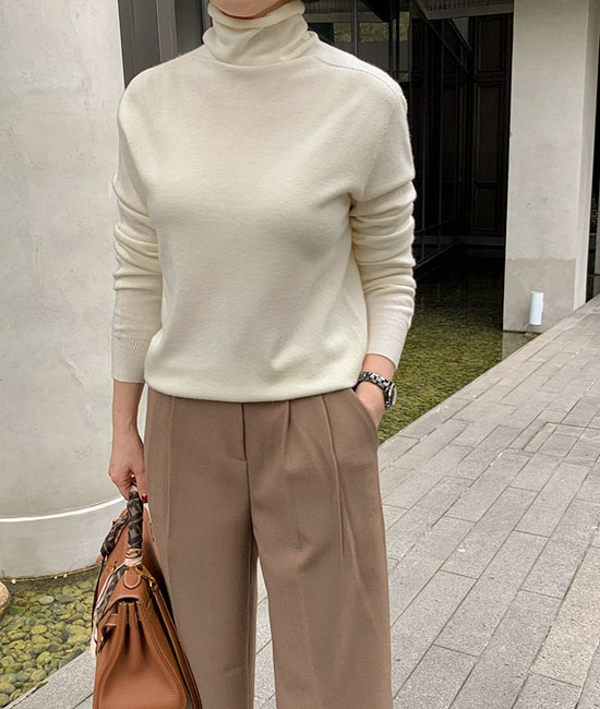 柔软的整件服装 Pola 针针织品